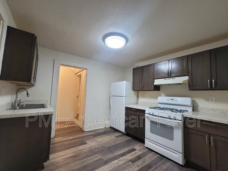 1224 V St #1 - Photo 3 of 9