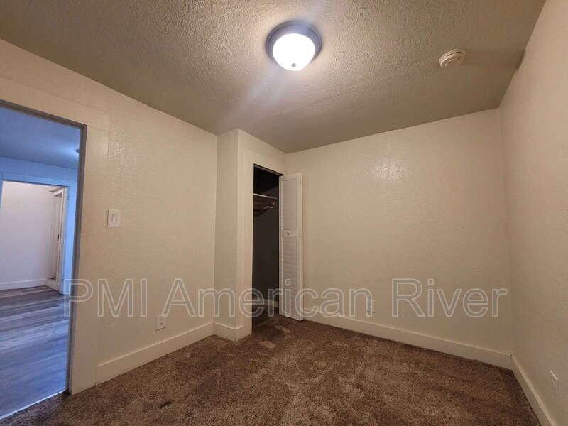 1224 V St #1 - Photo 4 of 9