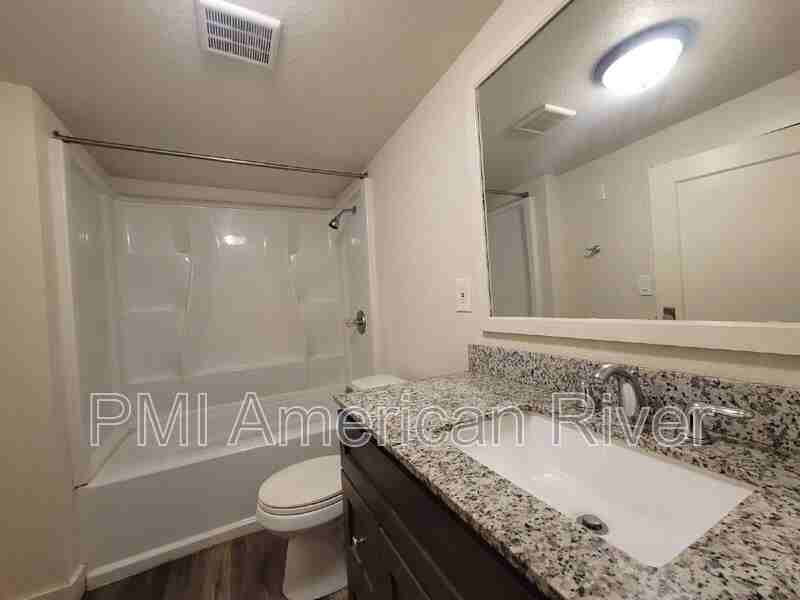 1224 V St #1 - Photo 6 of 9