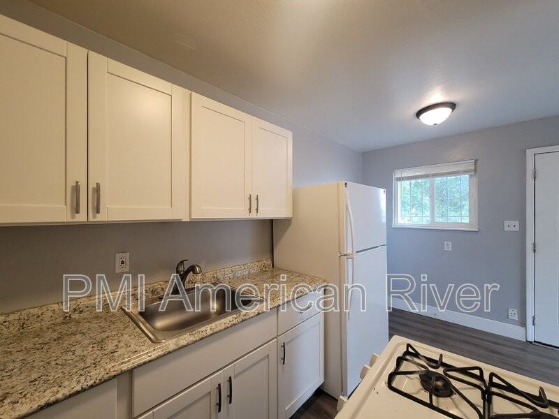 3729 Balsam St #6 - Photo 4 of 9