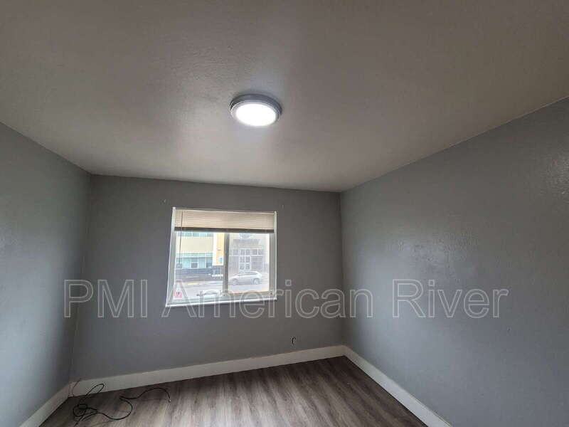 3729 Balsam St #6 - Photo 7 of 9