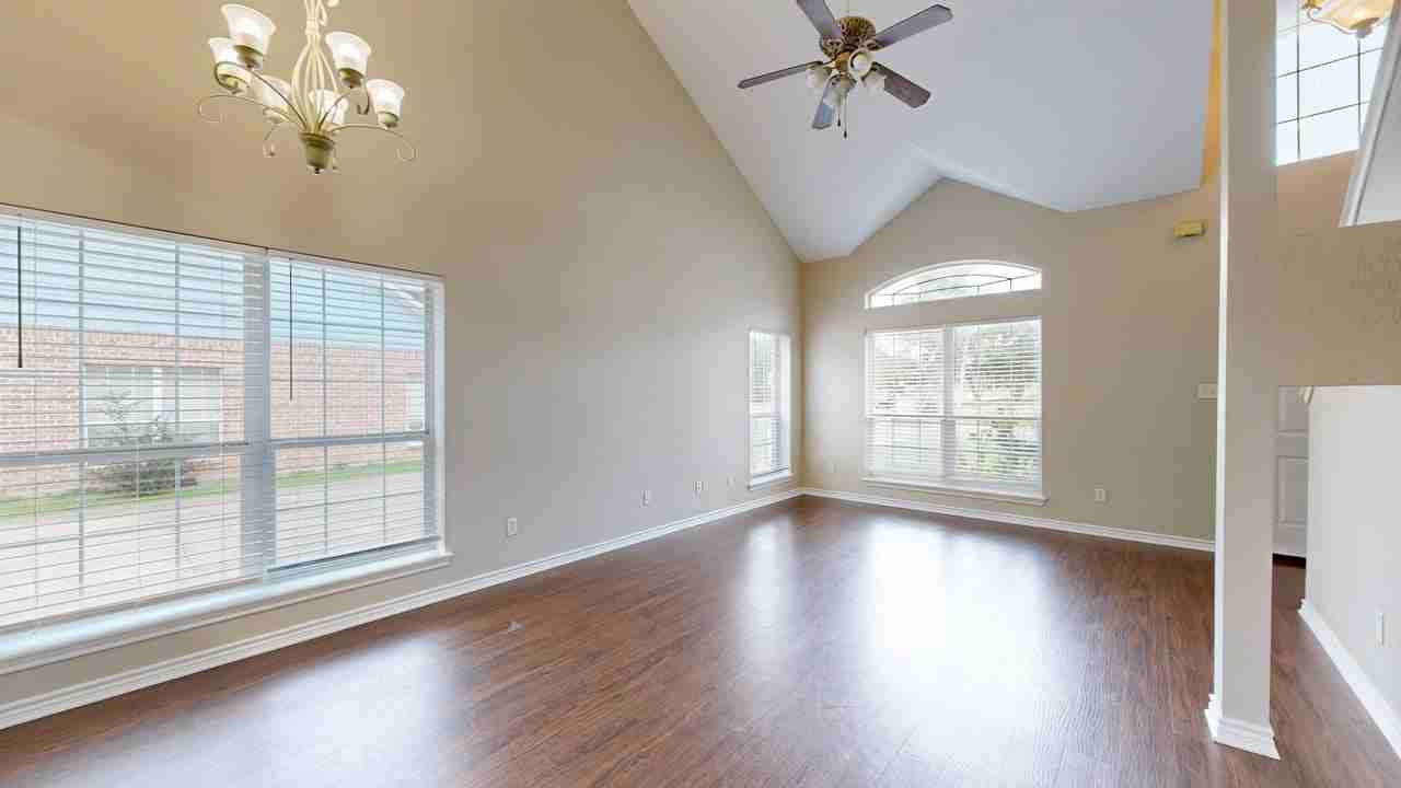 1621 Park Pl - Photo 5 of 27