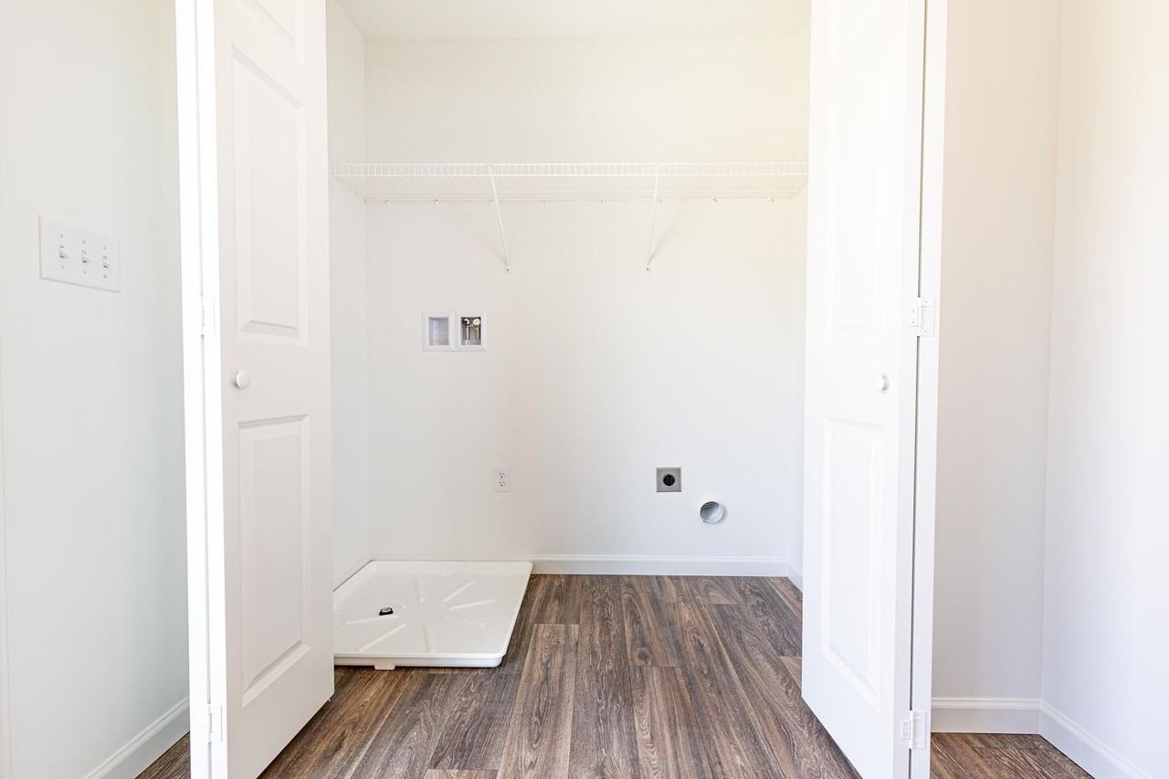 16 Meredith Way - Photo 4 of 24