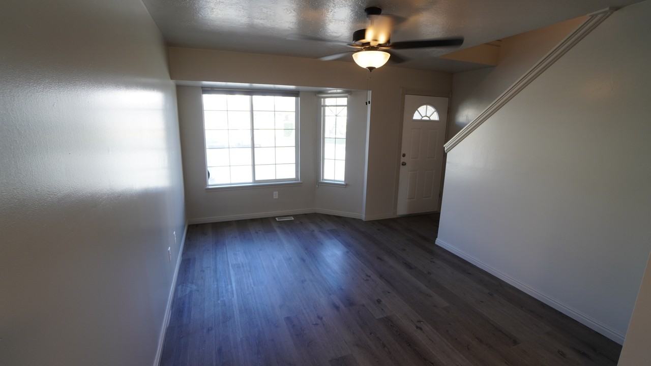 1045 Sw #34 - Photo 3 of 20