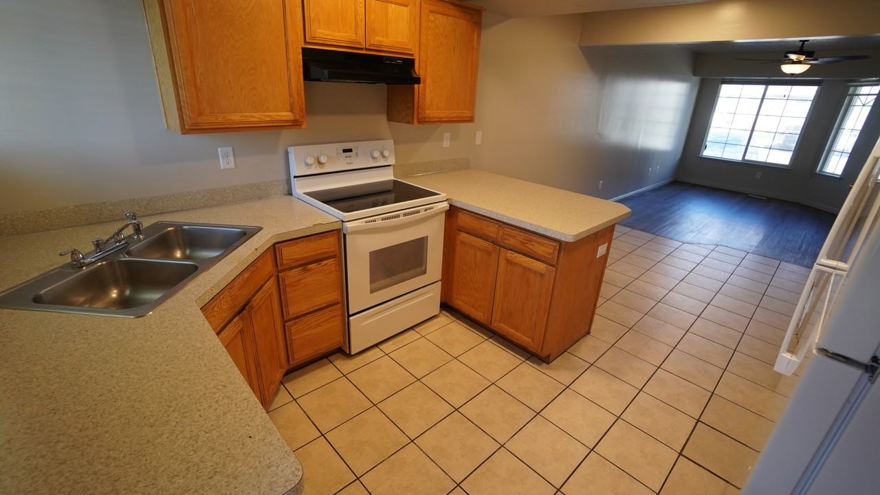 1045 Sw #34 - Photo 5 of 20