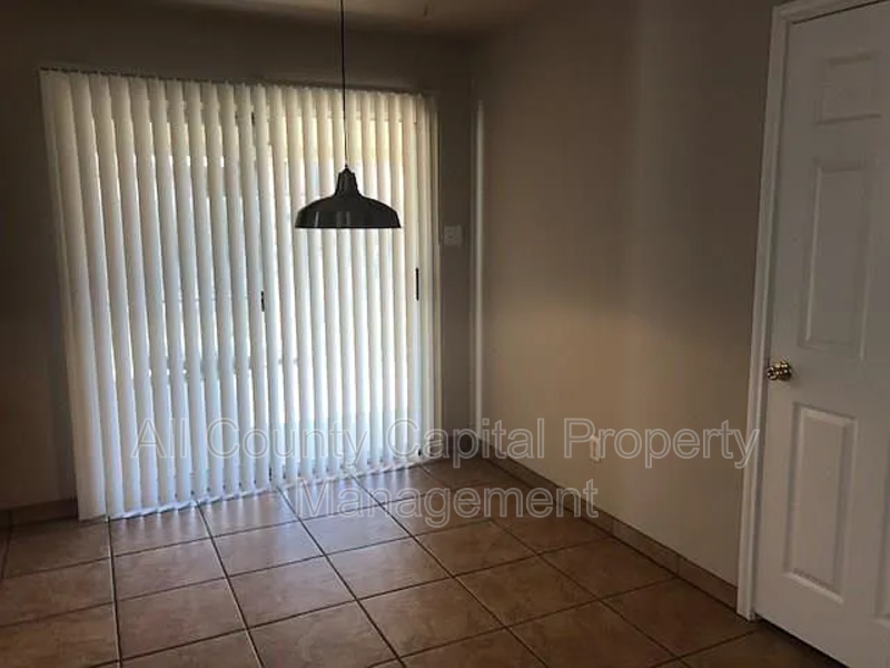 902 Quartz Ct - Photo 4 of 12