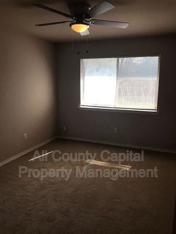 902 Quartz Ct - Photo 6 of 12