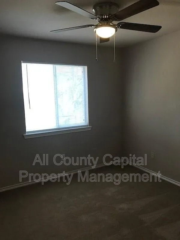 902 Quartz Ct - Photo 7 of 12