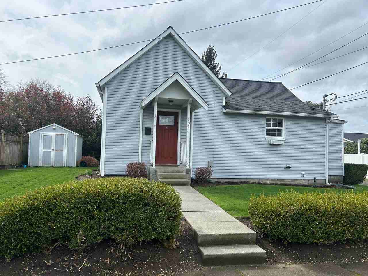 900 Front St - Photo 2 of 25