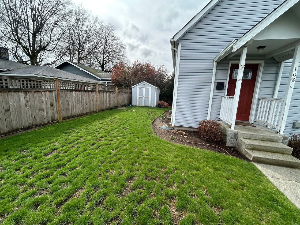 900 Front St - Photo 4 of 25