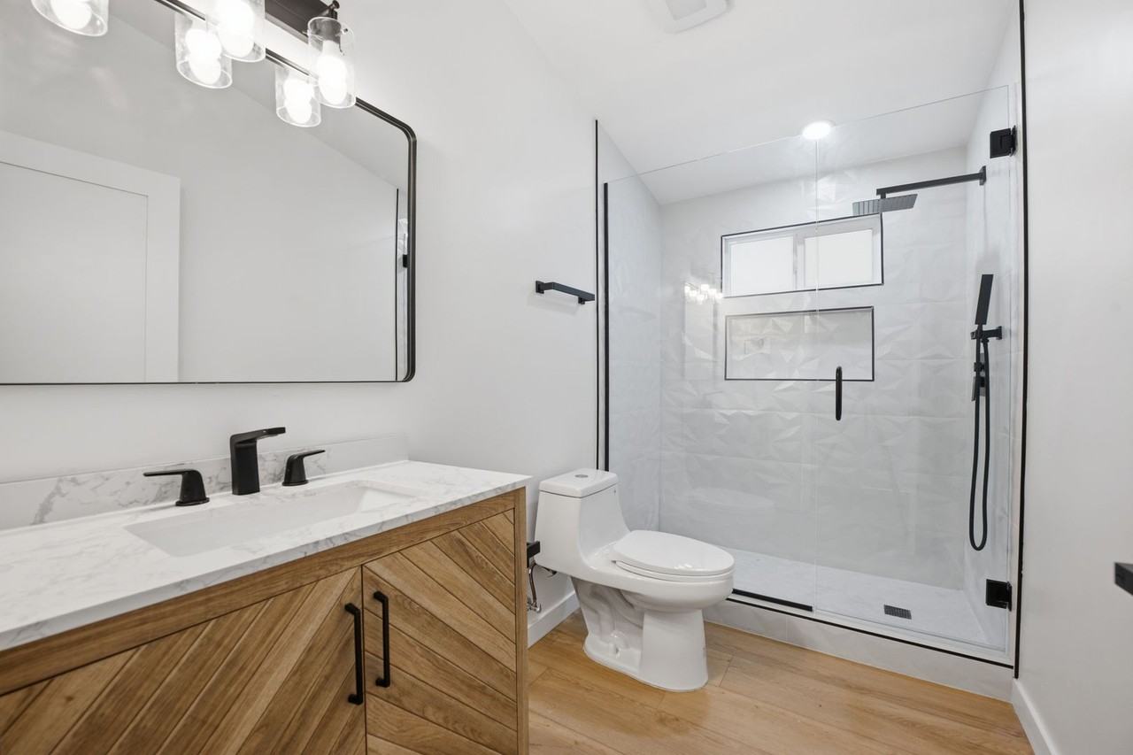 6411 Gary Ct - Photo 6 of 27