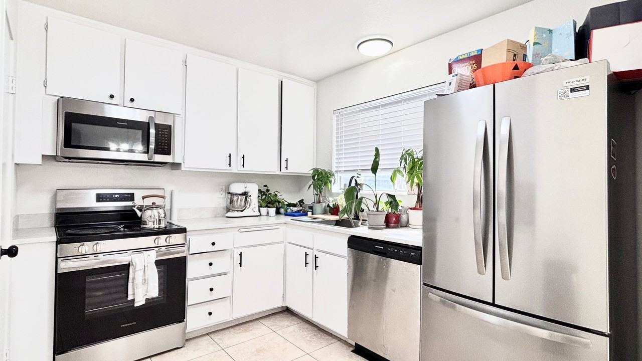 2318 El Molino Cir - Photo 6 of 14