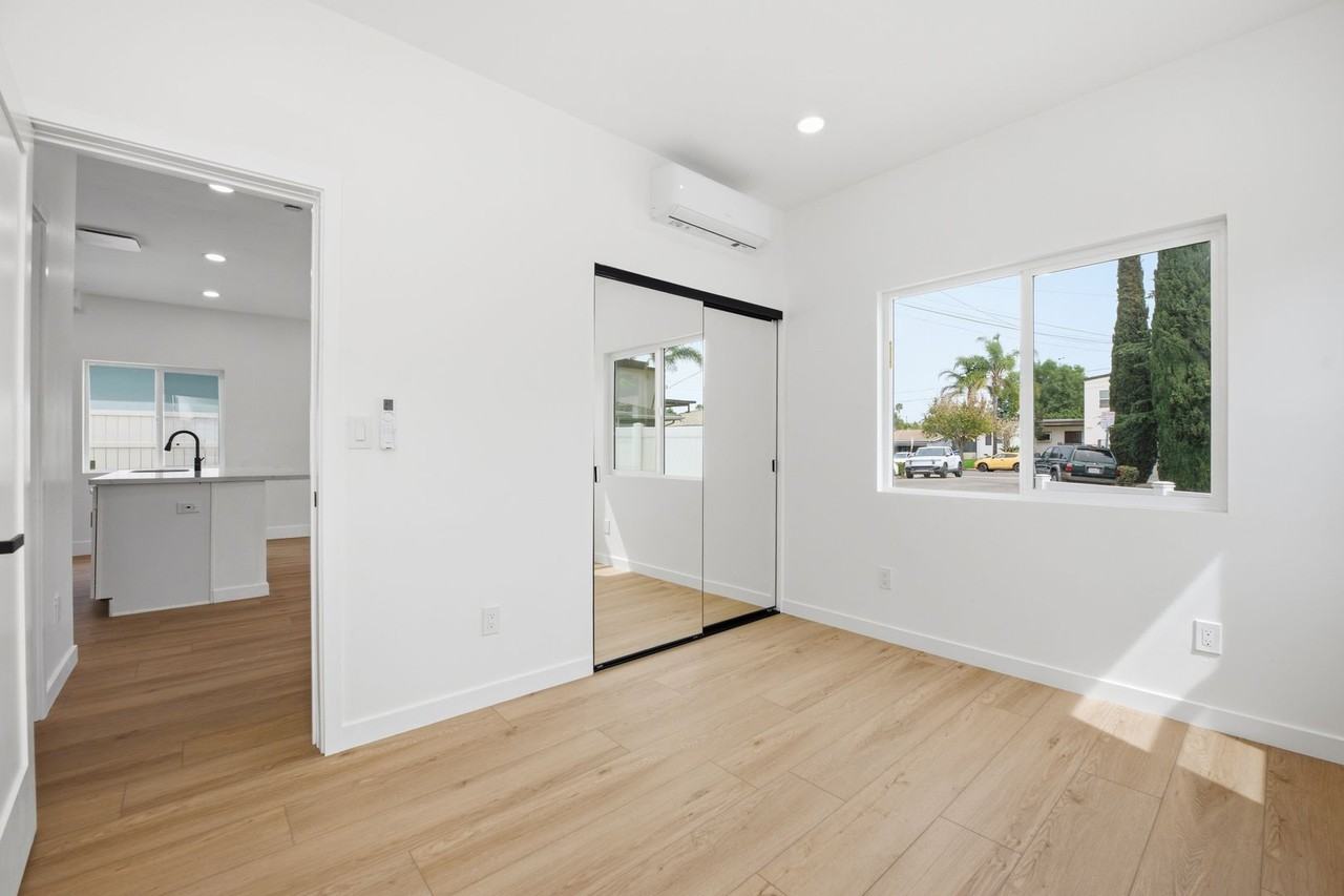 6409 Gary Ct - Photo 4 of 24