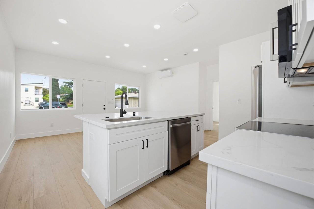 6409 Gary Ct - Photo 7 of 24