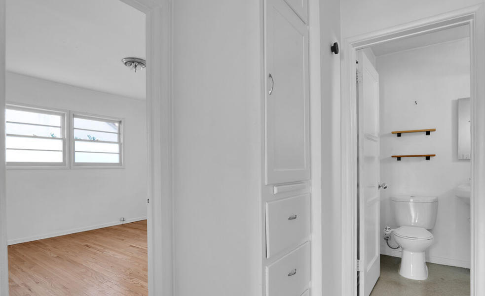 2440 Arizona Ave - Photo 5 of 5