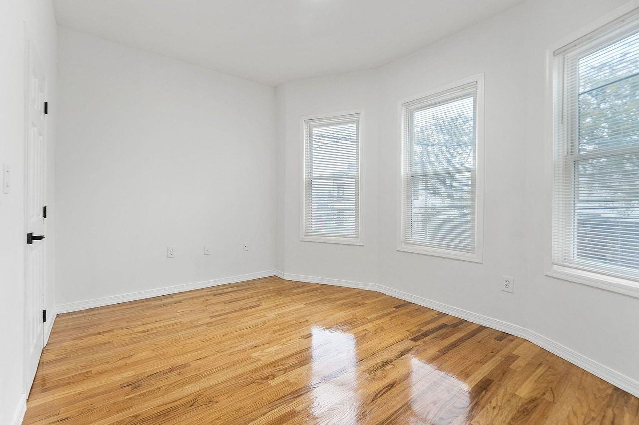 119 Clendenny Ave #2R - Photo 5 of 8