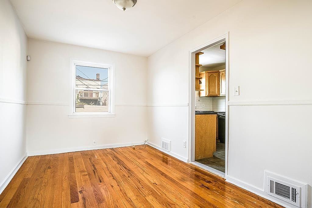 328 Stevens Ave - Photo 5 of 18