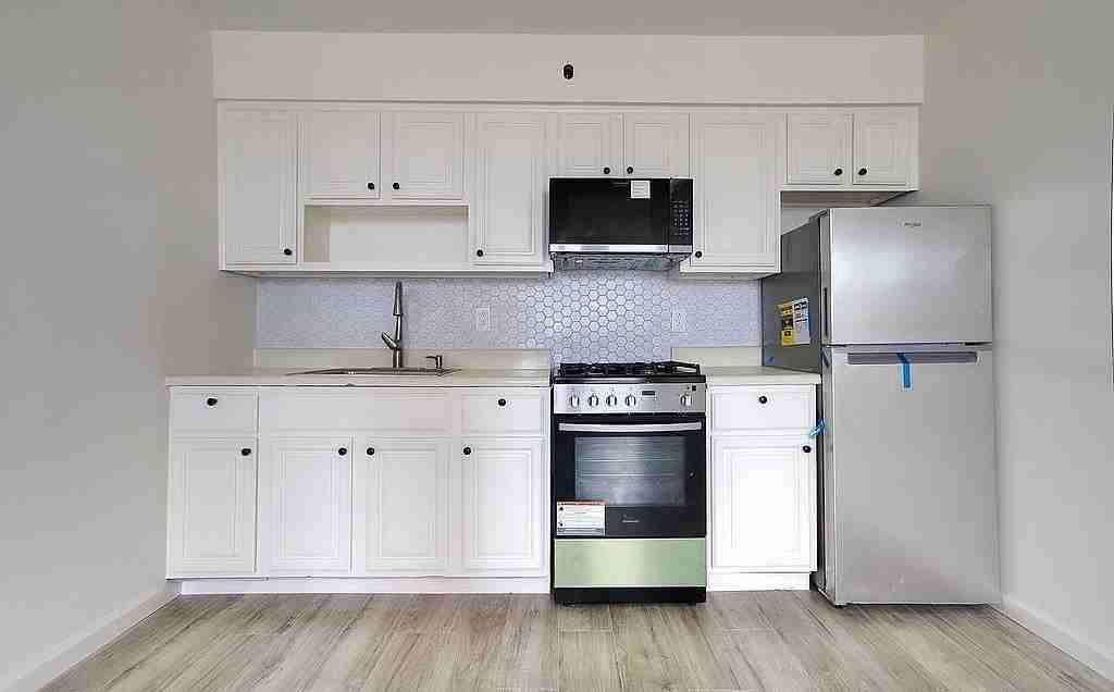 502 Central Ave #D1 - Photo 4 of 24