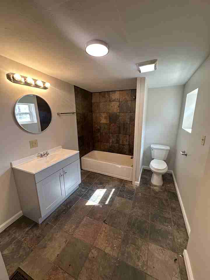 1308 Boyle St - Photo 2 of 27