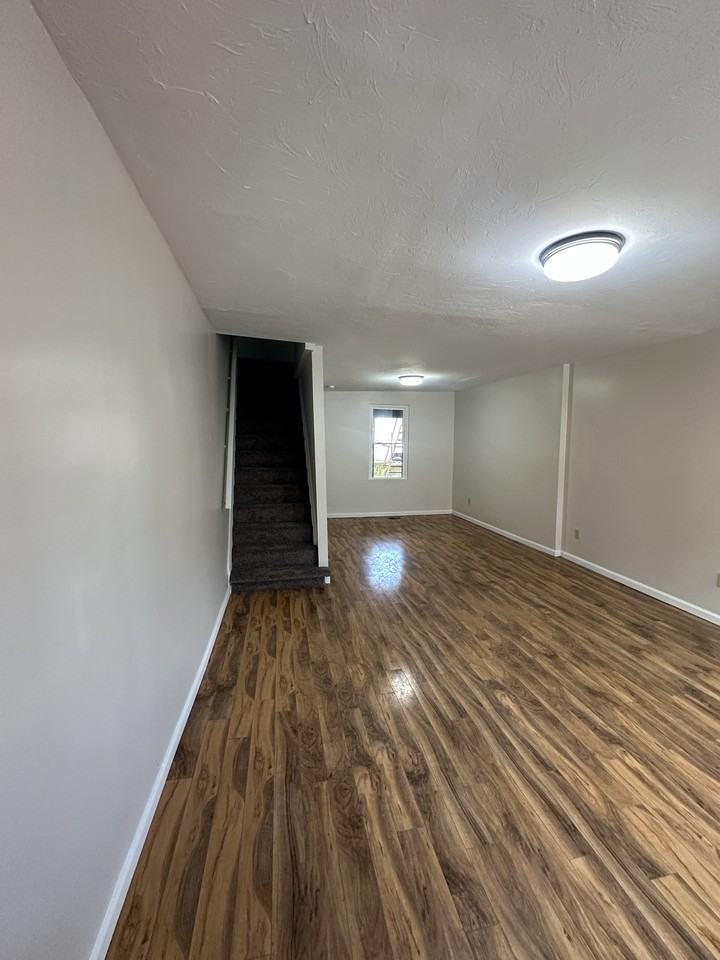 1308 Boyle St - Photo 3 of 27