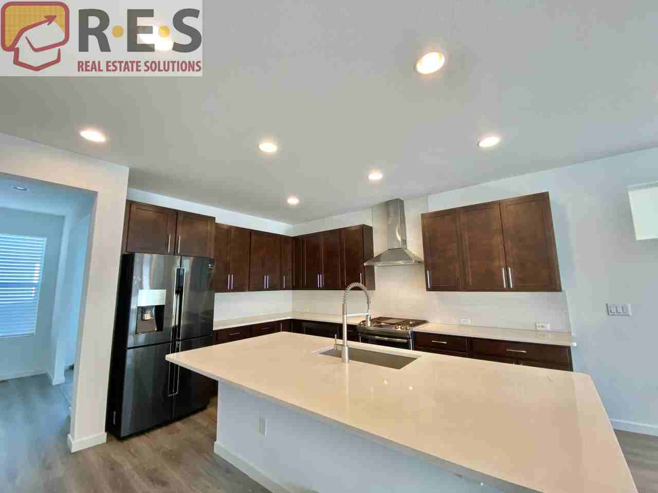 926 Ramblestone Ln - Photo 2 of 17