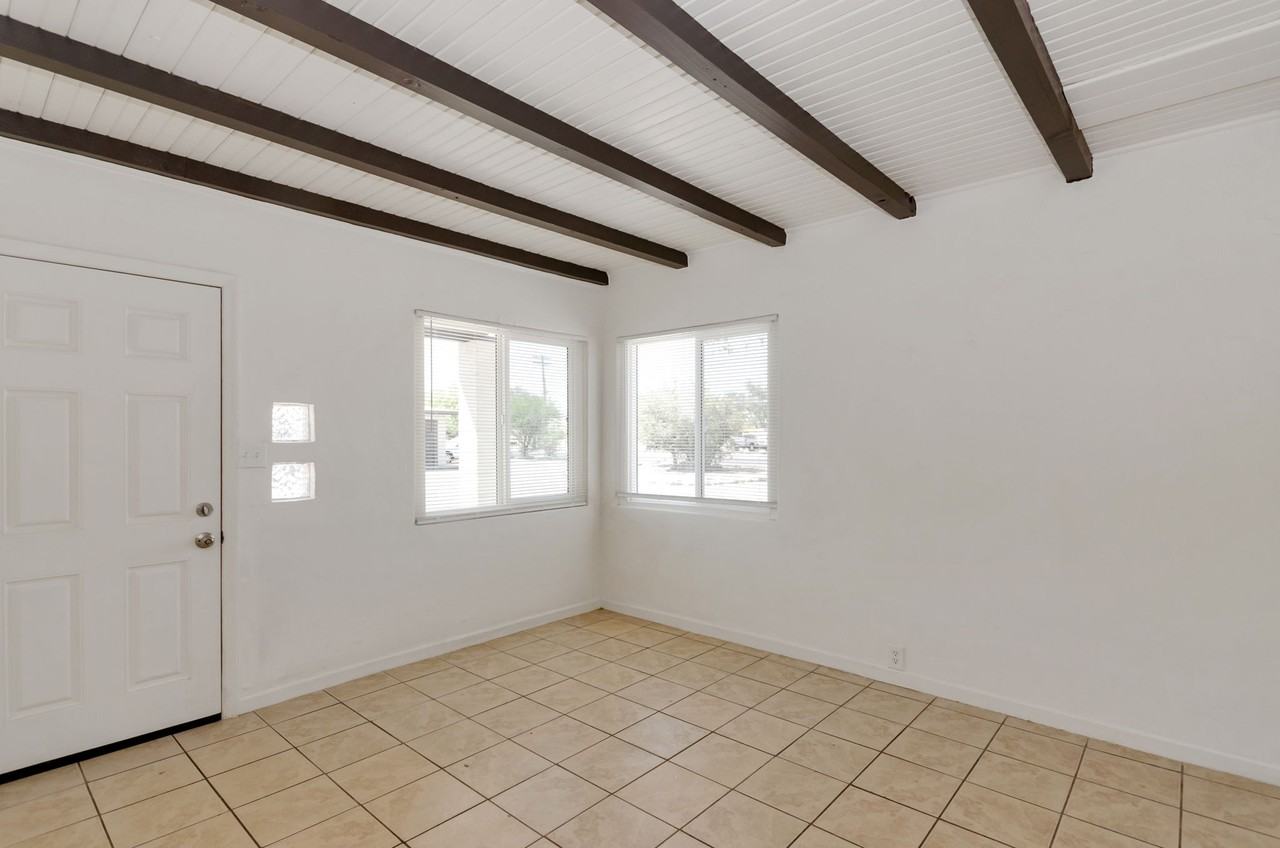 3048 N Sparkman Blvd - Photo 3 of 27