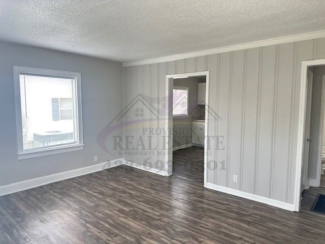 745 Henderson Dr - Photo 5 of 24