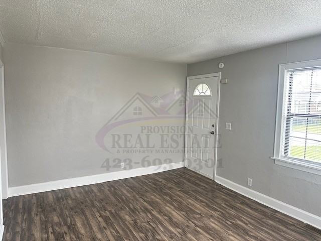 745 Henderson Dr - Photo 6 of 24