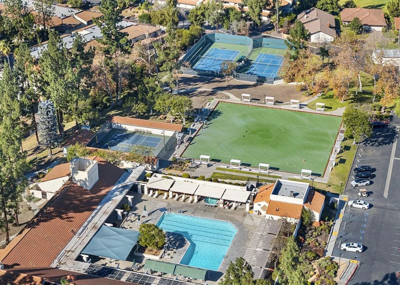 17607 Pomerado Rd - Photo 2 of 11