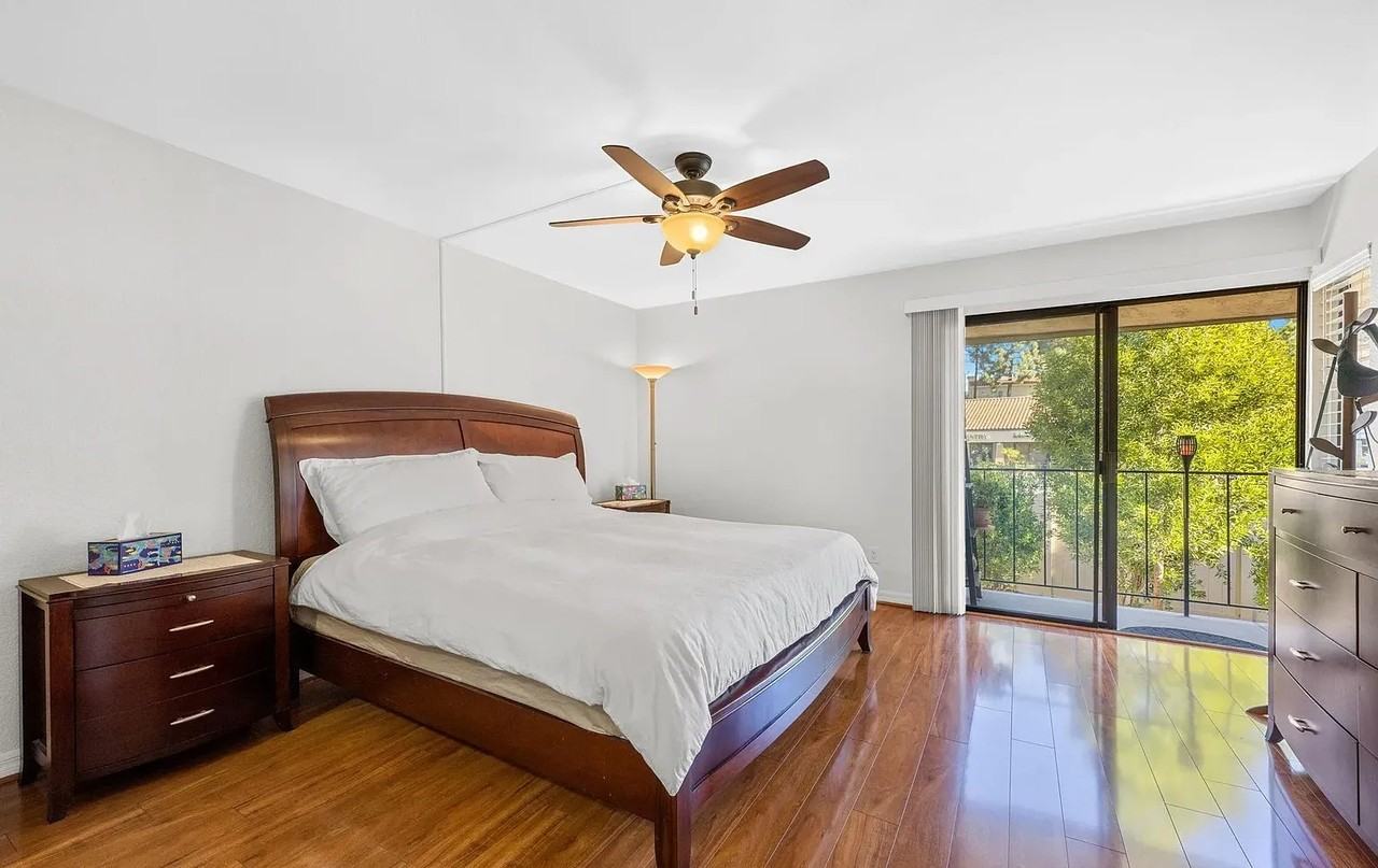 17607 Pomerado Rd - Photo 3 of 11