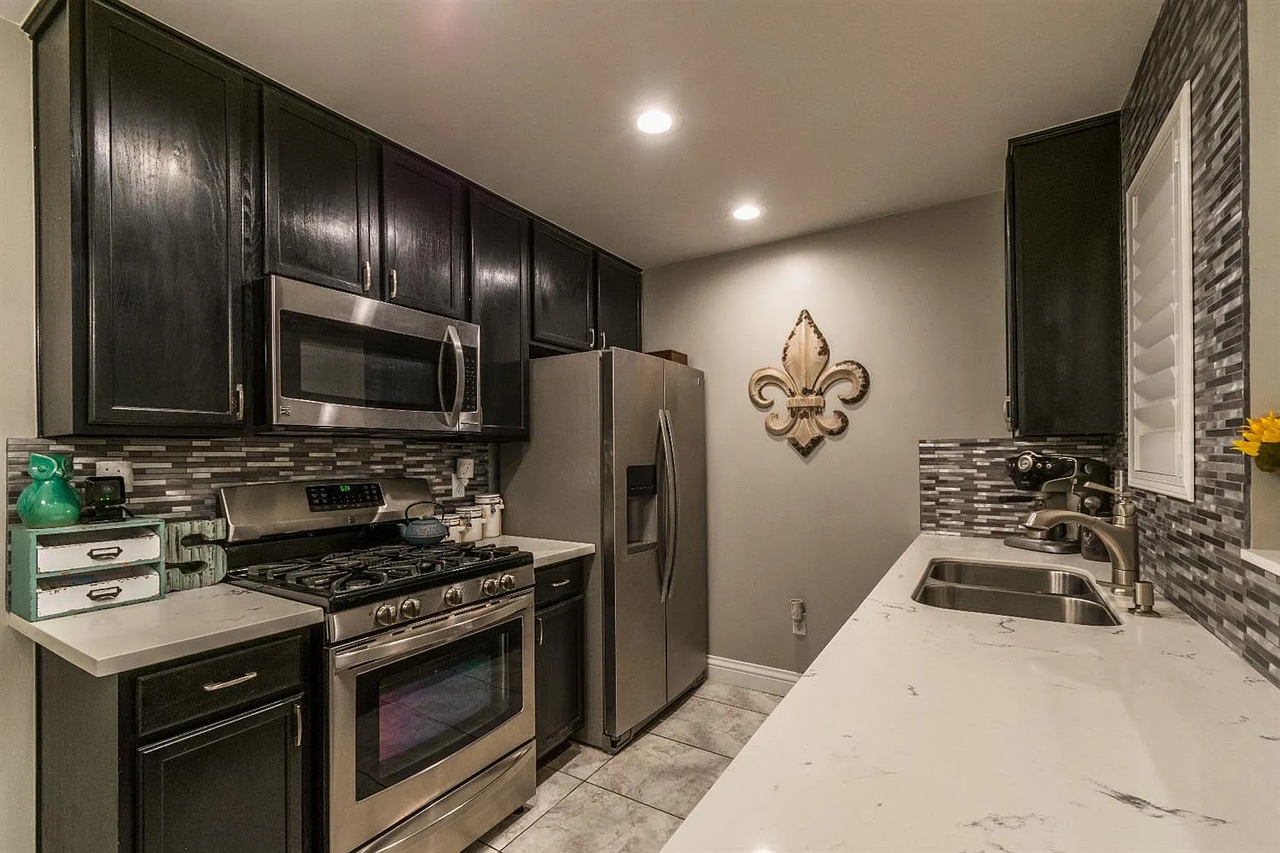 8020 Walerga Rd - Photo 3 of 12