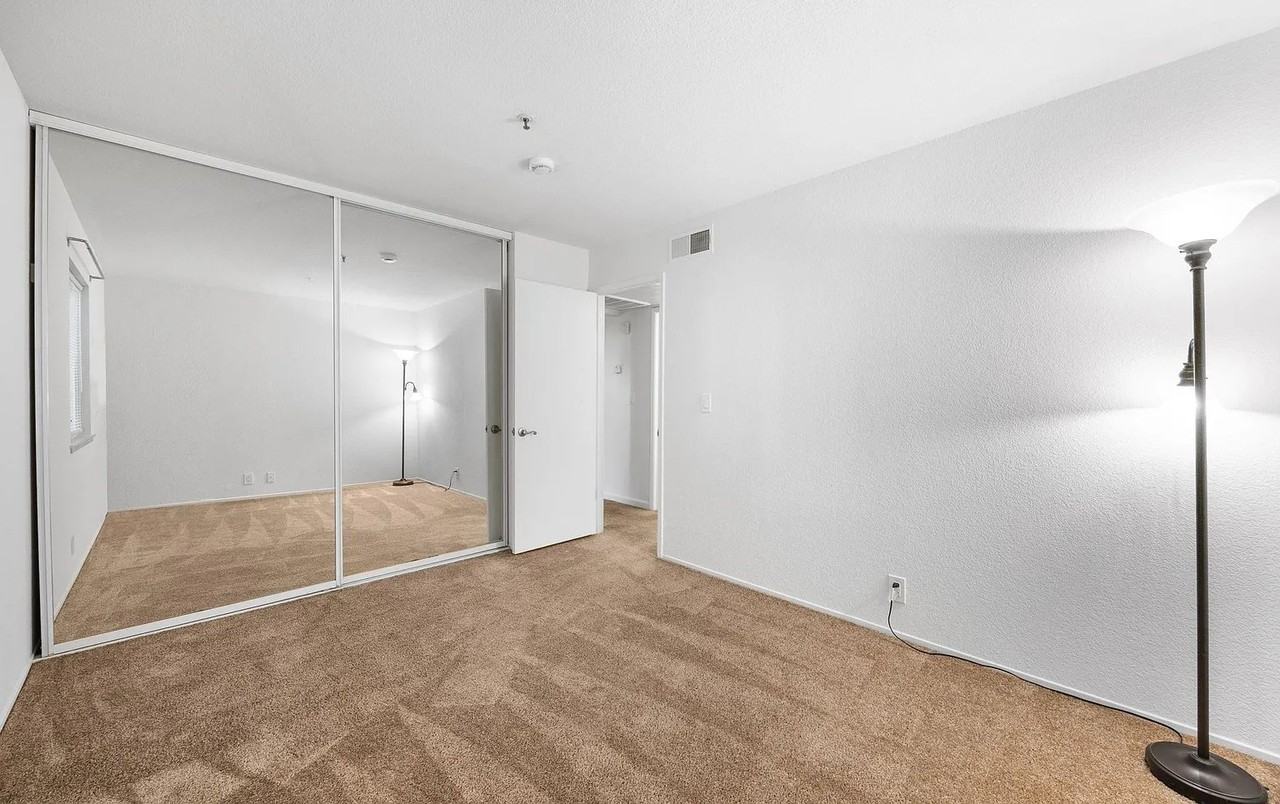 636 Arcadia Dr - Photo 3 of 11