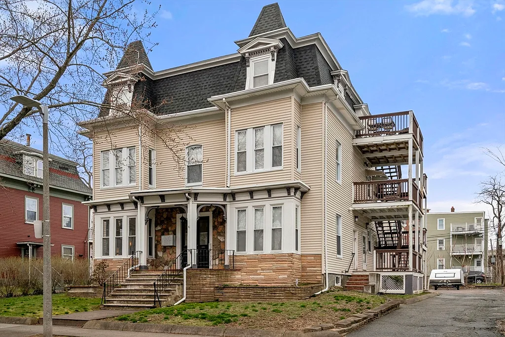 42 Van Winkle St - Photo 3 of 9