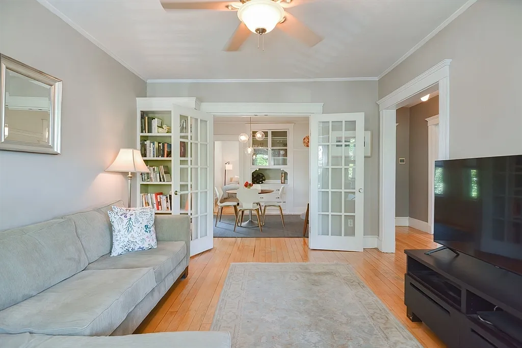 184 Wachusett St - Photo 5 of 11