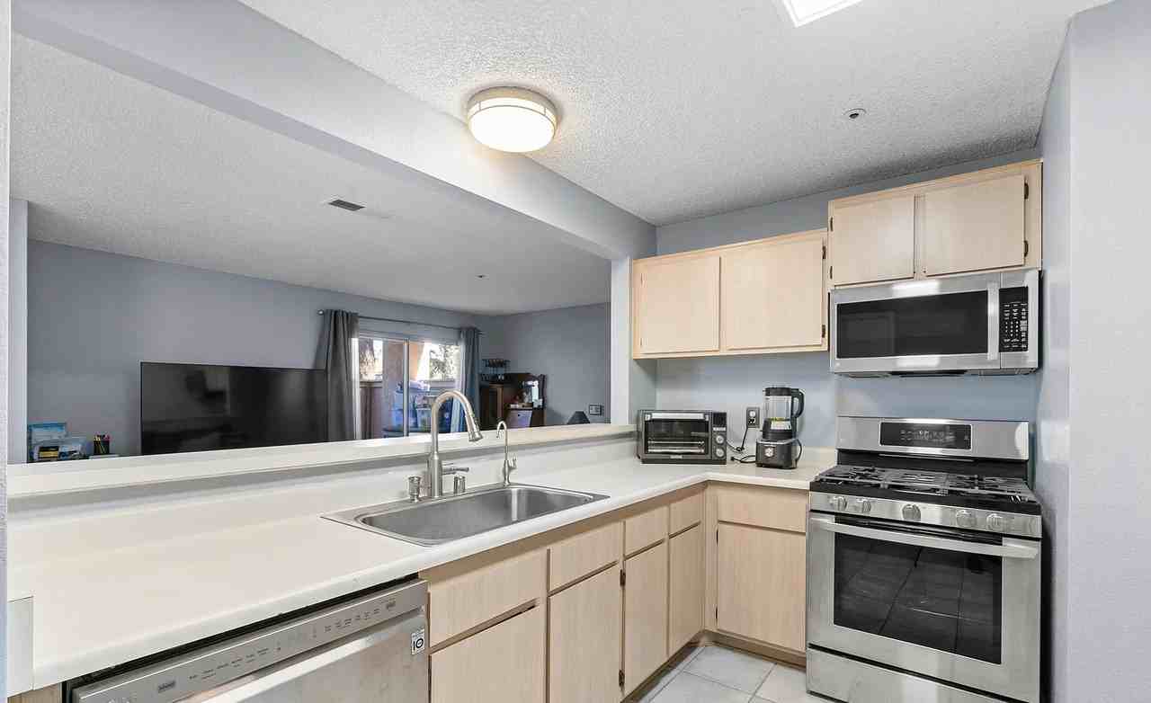 321 Inger Dr - Photo 6 of 11