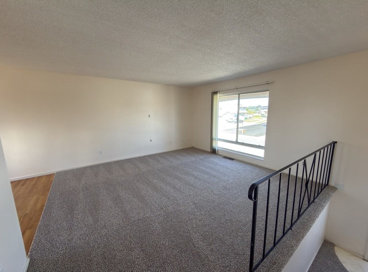 582 Carina Dr - Photo 4 of 27