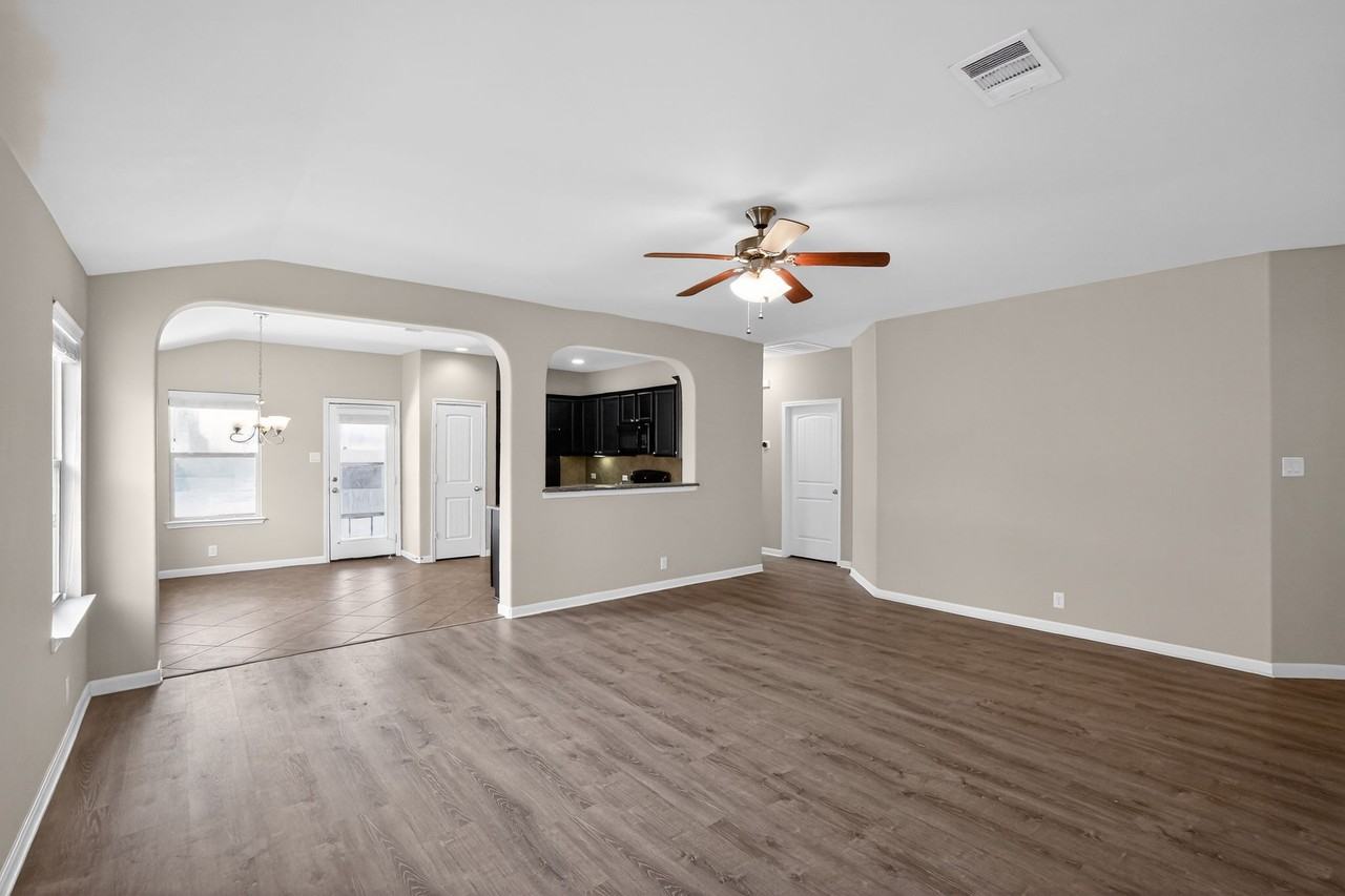 1313 April Meadows Loop - Photo 3 of 21