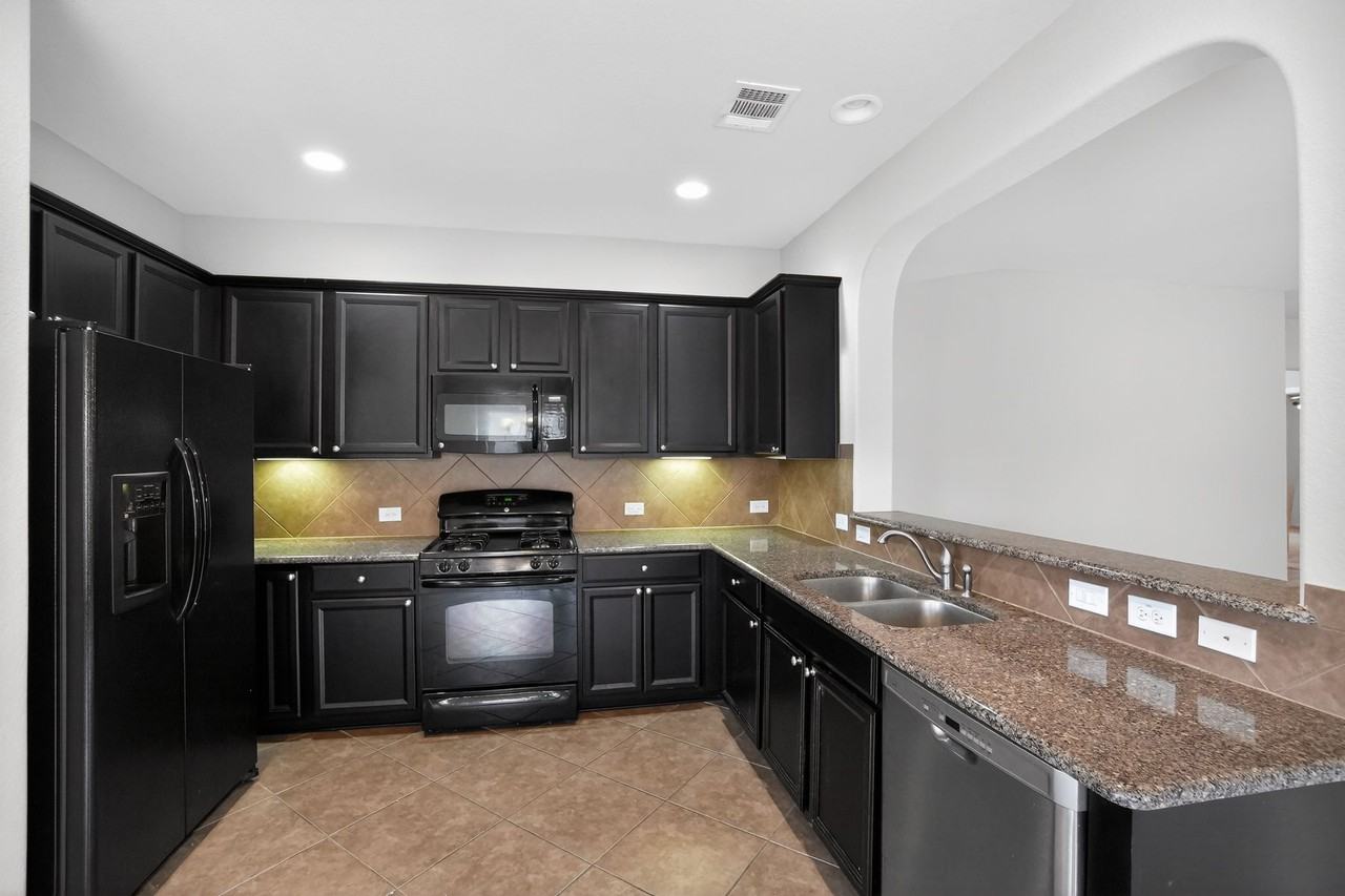 1313 April Meadows Loop - Photo 4 of 21