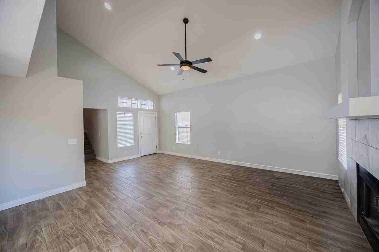 7542 W Cinnabar Ave - Photo 6 of 26