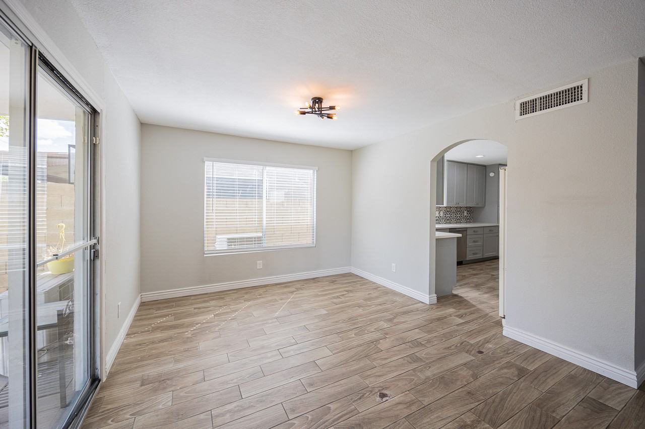 7542 W Cinnabar Ave - Photo 7 of 26