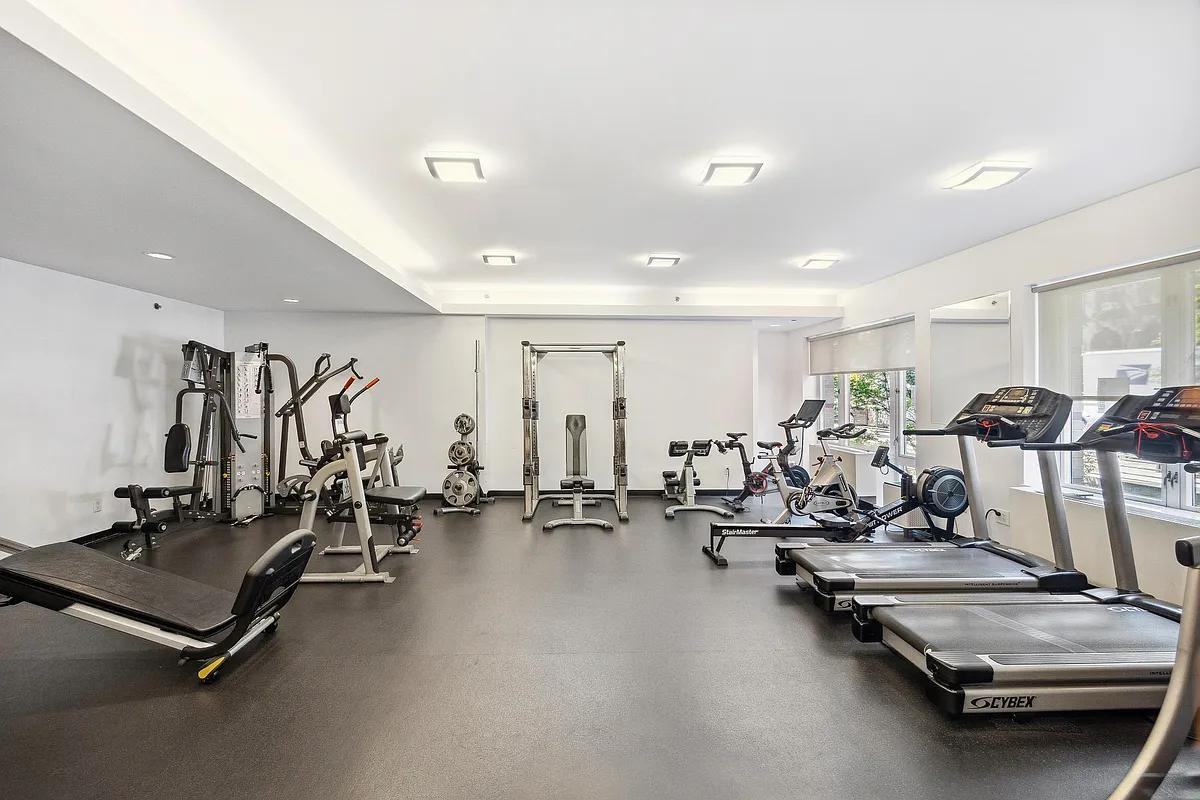 541 Washington Ave #507 - Photo 6 of 8