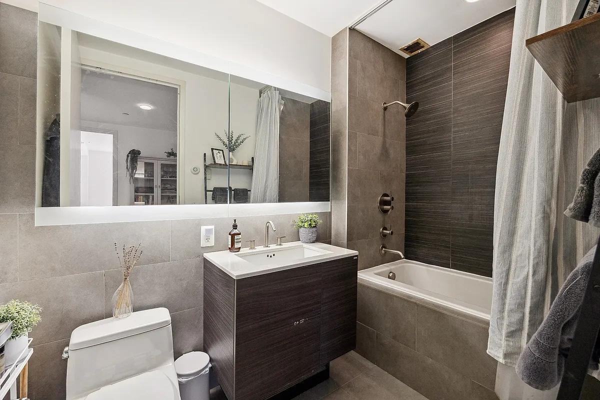 541 Washington Ave #507 - Photo 7 of 8