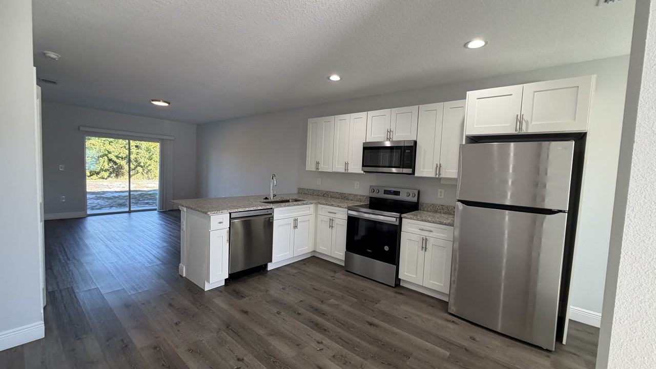 11224 Kimberly Ave - Photo 2 of 9