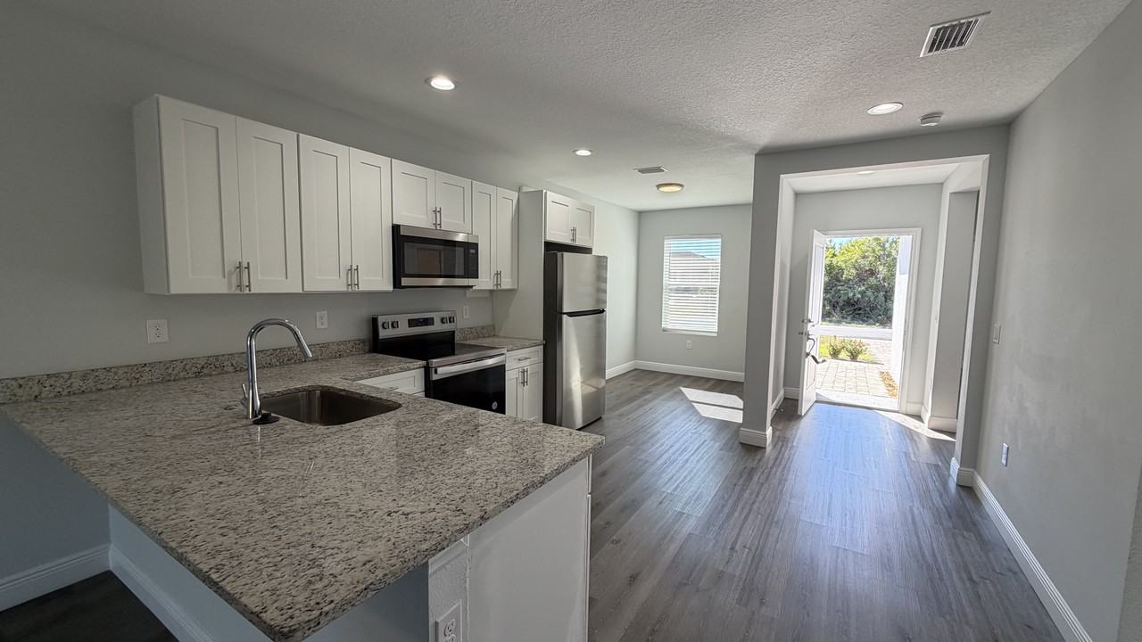 11224 Kimberly Ave - Photo 7 of 9