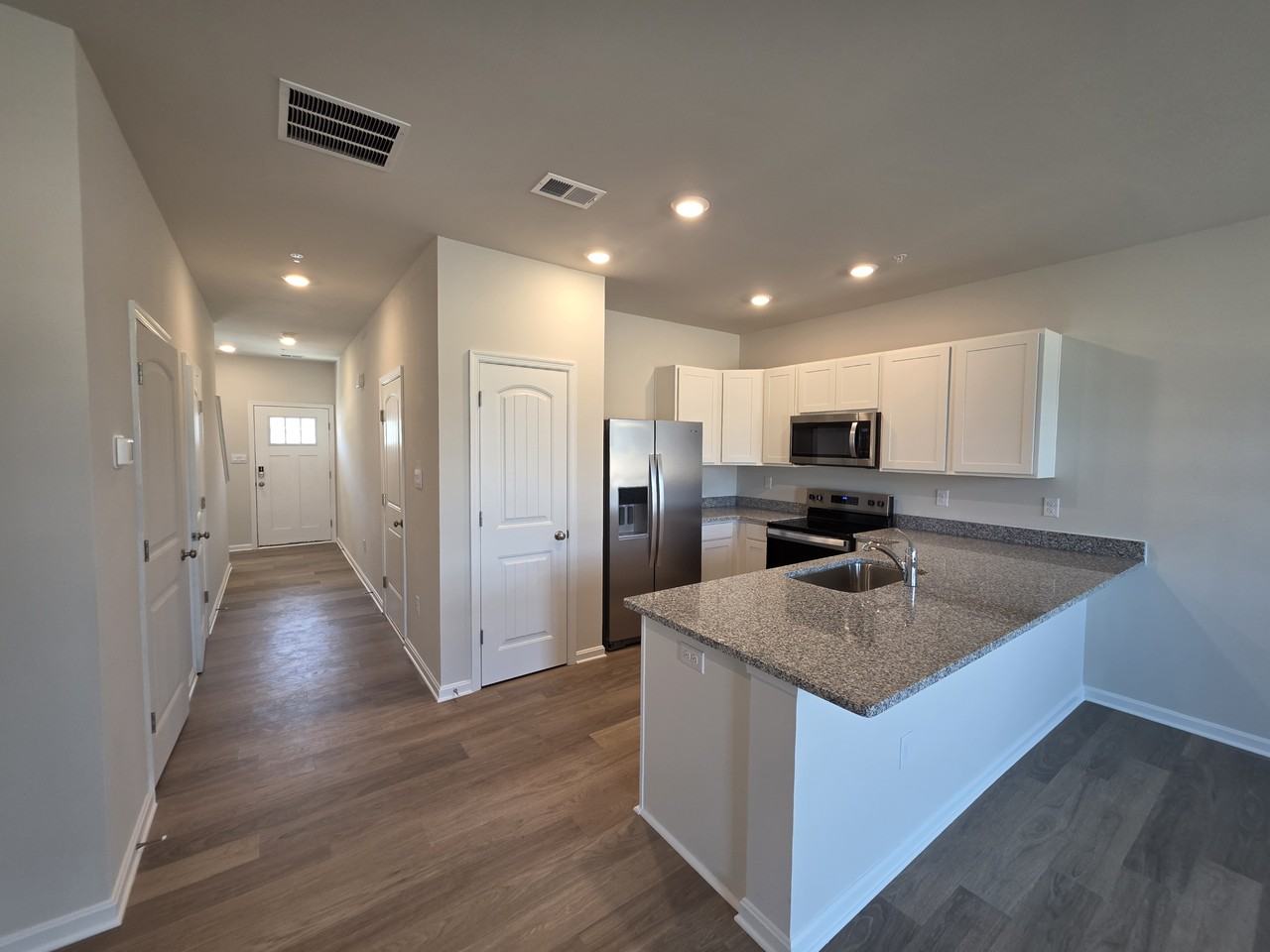 1307 Sugarplum Ln - Photo 2 of 16