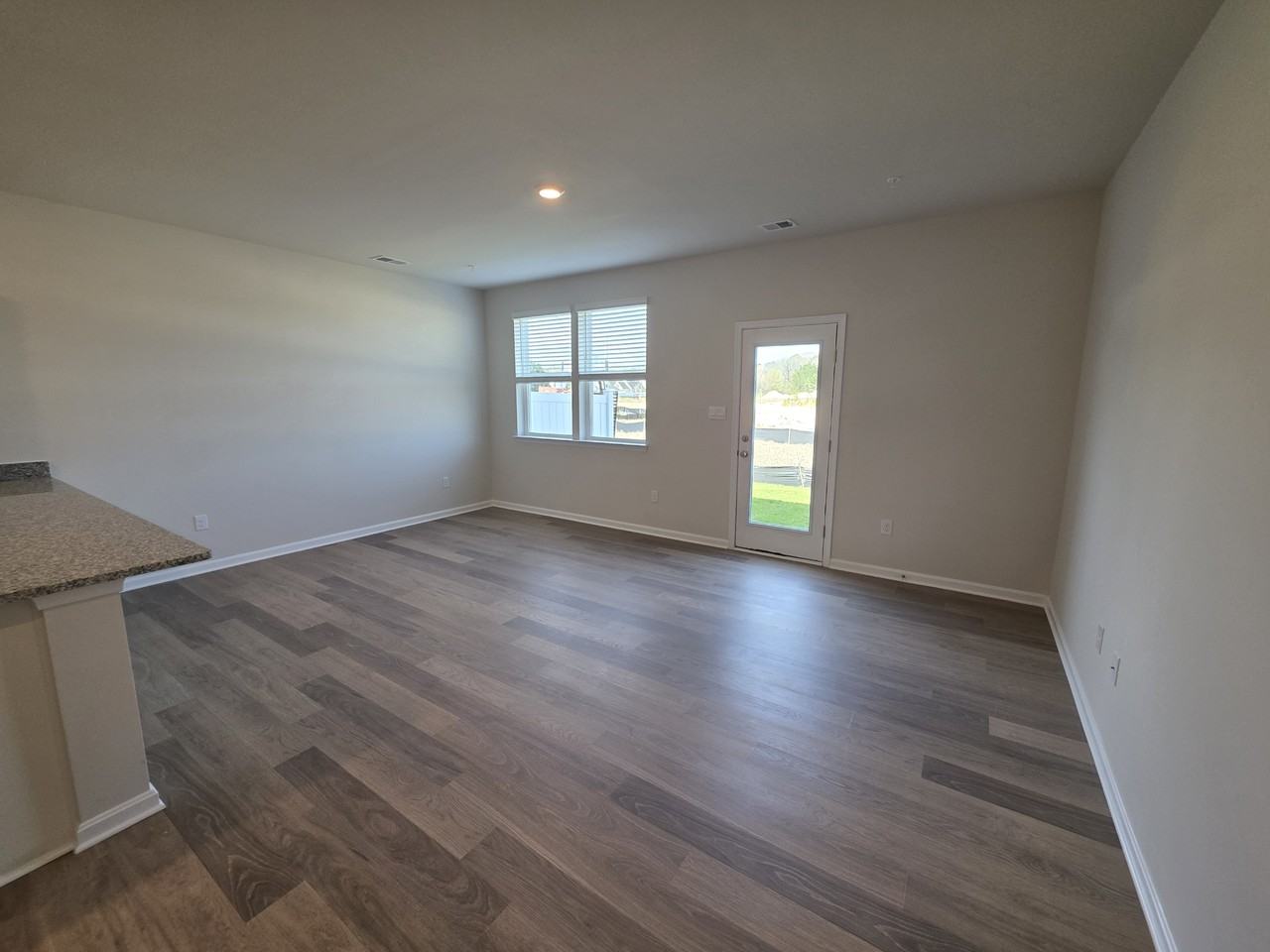 1307 Sugarplum Ln - Photo 4 of 16