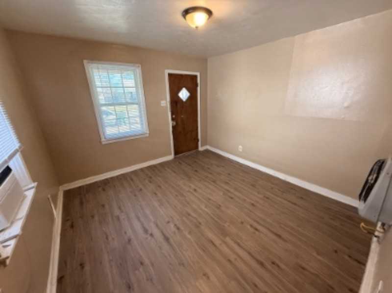 1565 Harrison St - Photo 2 of 9