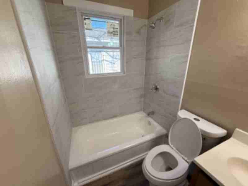 1565 Harrison St - Photo 7 of 9