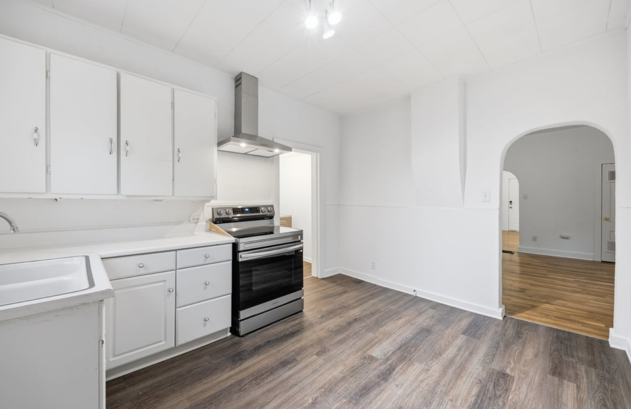 911 S El Paso St - Photo 2 of 20