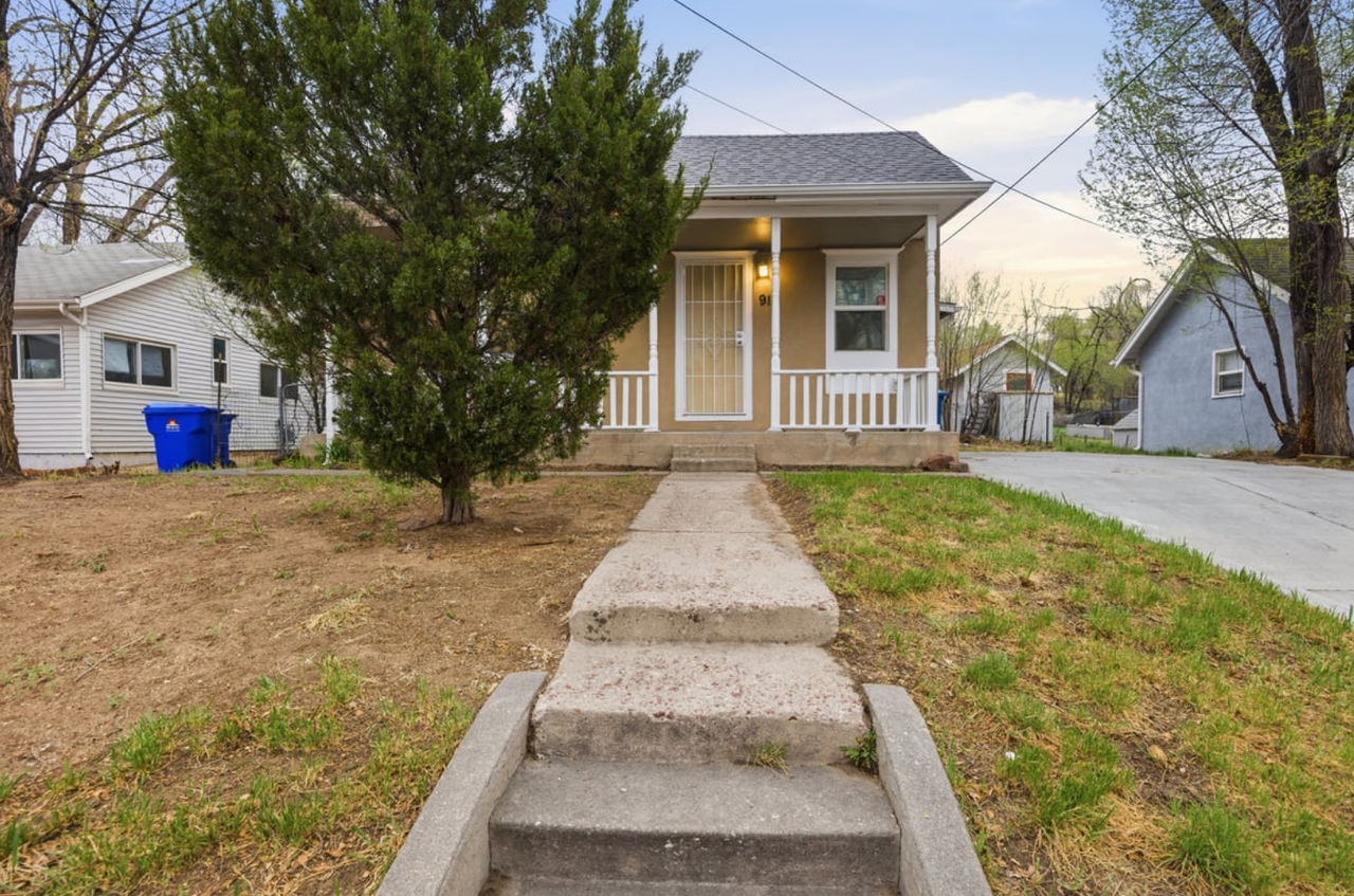 911 S El Paso St - Photo 7 of 20